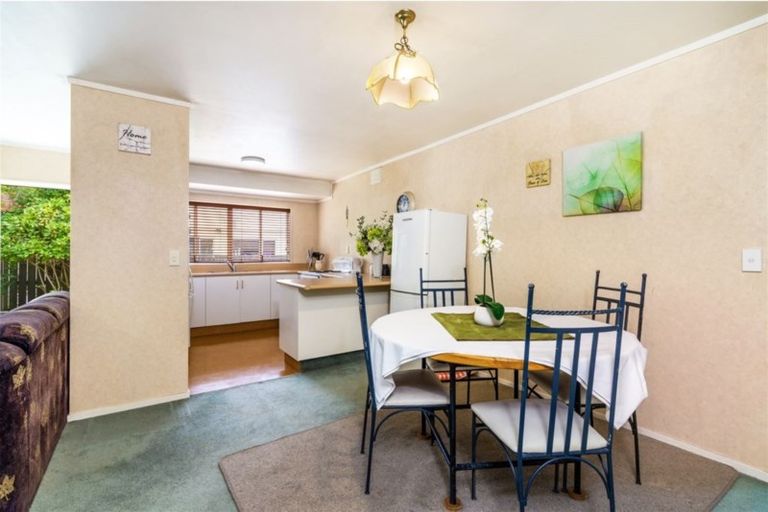 Photo of property in 2/15 Kotare Street, Hilltop, Taupo, 3330