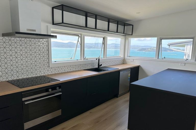 Photo of property in 9 Harbour Park Terrace, Khandallah, Wellington, 6035