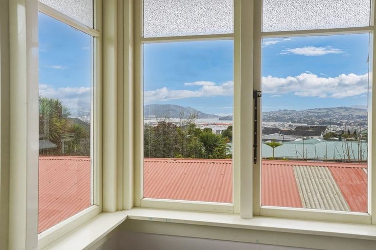 Photo of property in 122 Easther Crescent, Kew, Dunedin, 9012