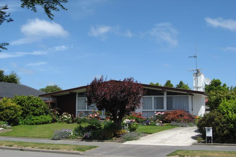 Photo of property in 19 Ansonby Street, Russley, Christchurch, 8042