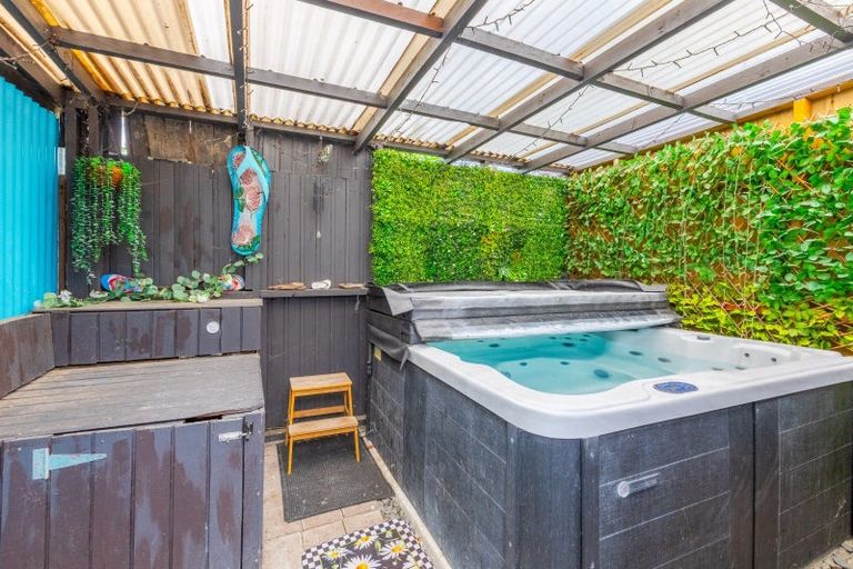 Photo of property in 27 Norwich Crescent, Tamatea, Napier, 4112