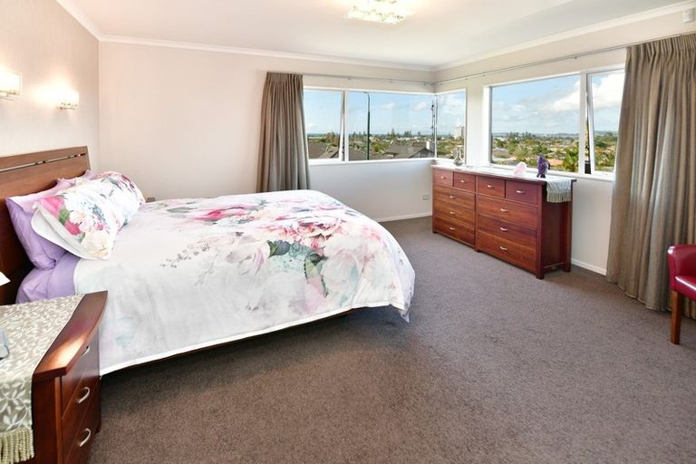 Photo of property in 65 Chesterfield Way, Orewa, 0931