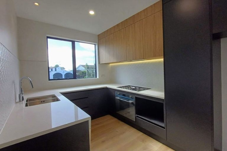 Photo of property in 1/2 Maxwelton Drive, Mairangi Bay, Auckland, 0630