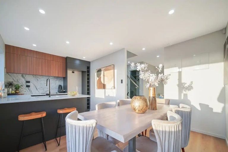 Photo of property in 8/6b William Roberts Road, Pakuranga, Auckland, 2010