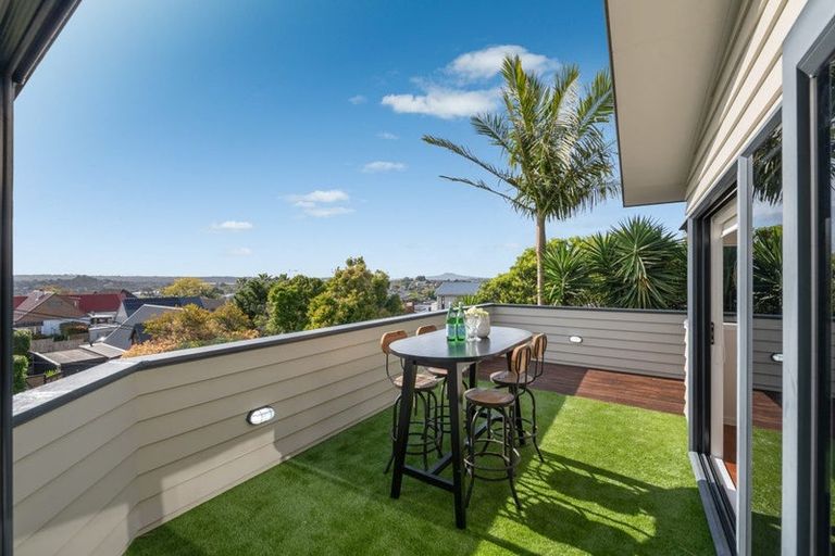 Photo of property in 2/32 Gills Road, Bucklands Beach, Auckland, 2014