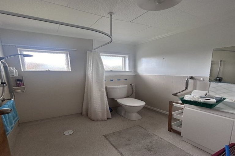 Photo of property in 2/34 Allen Road, Raumati Beach, Paraparaumu, 5032