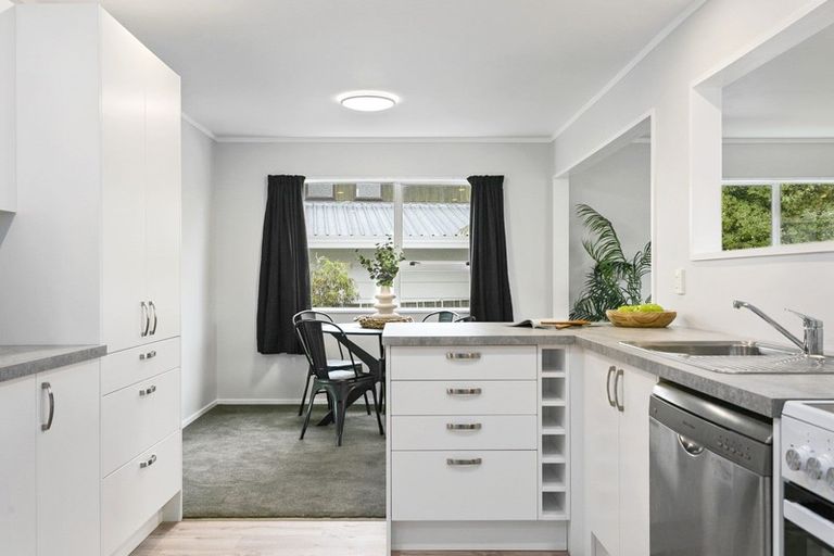 Photo of property in 10 Wembley Place, Richmond Heights, Taupo, 3330