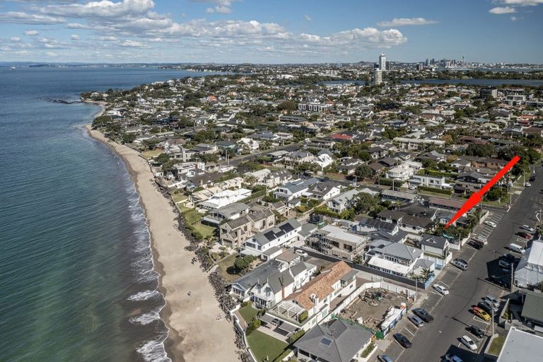 Photo of property in 51 Milford Road, Milford, Auckland, 0620