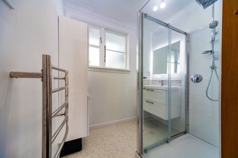 Photo of property in 16 Leicester Street, Terrace End, Palmerston North, 4410