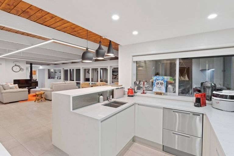 Photo of property in 11 Spur Road, Stillwater, Silverdale, 0993