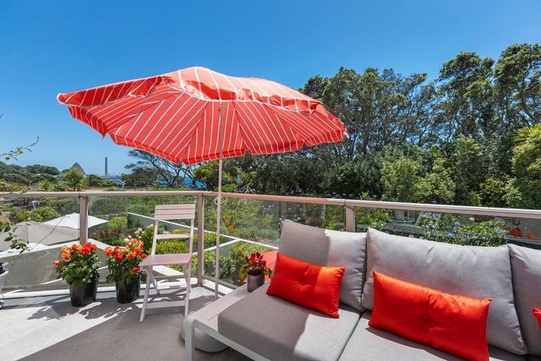 Photo of property in 3b Kawaroa Close, New Plymouth, 4310