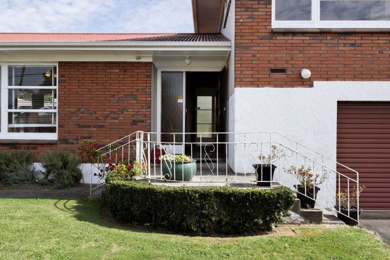 Photo of property in 15 Springfield Crescent, Enderley, Hamilton, 3214