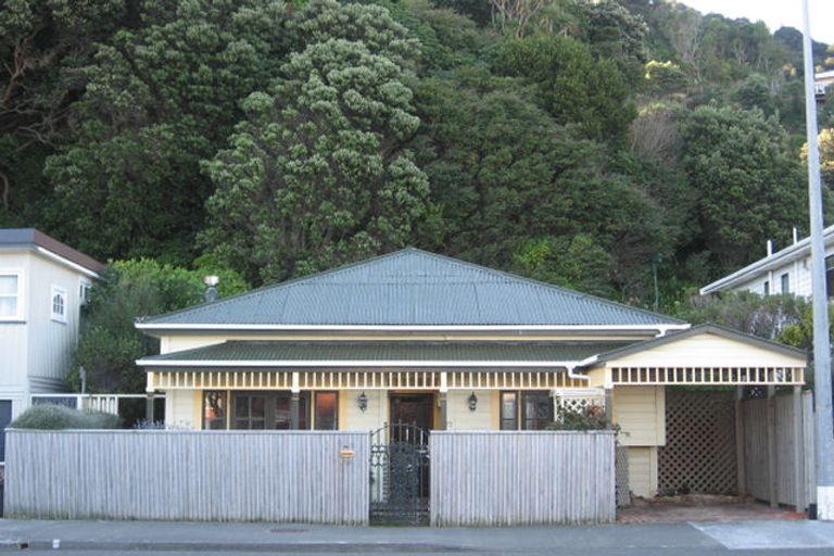 Photo of property in 73 Muritai Road, Eastbourne, Lower Hutt, 5013