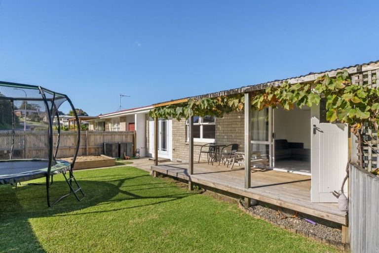 Photo of property in 1 Highfield Crescent, Brookfield, Tauranga, 3110