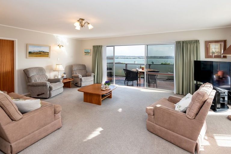 Photo of property in 10 Nimrod Place, Half Moon Bay, Auckland, 2012