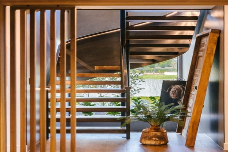 Photo of property in 69 Kanuka Drive, Hokowhitu, Palmerston North, 4410