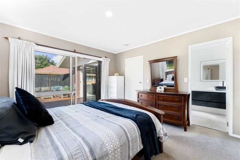 Photo of property in 79 John Downs Drive, Browns Bay, Auckland, 0630