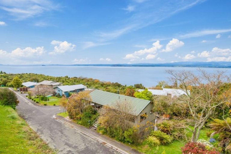 Photo of property in 1 Kamahi Terrace, Omori, Turangi, 3381