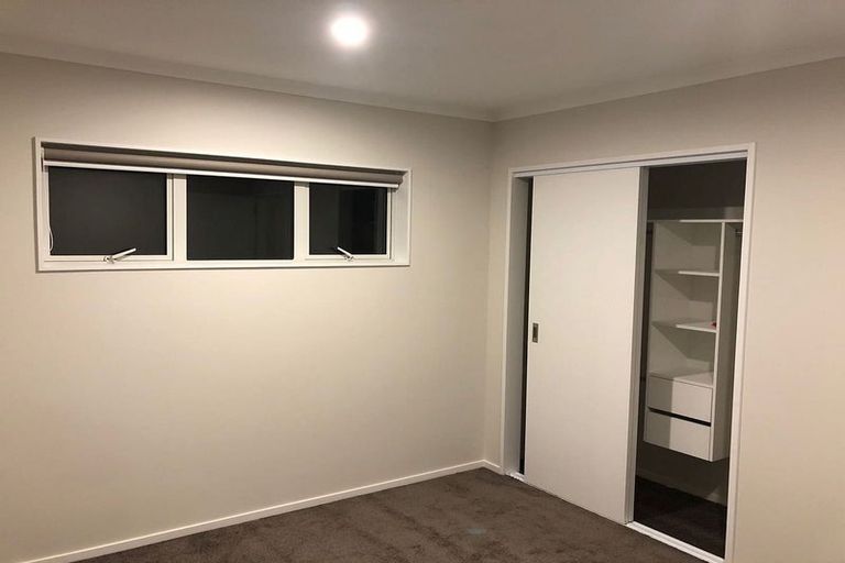 Photo of property in 28 Pooley Street, Pakuranga Heights, Auckland, 2010