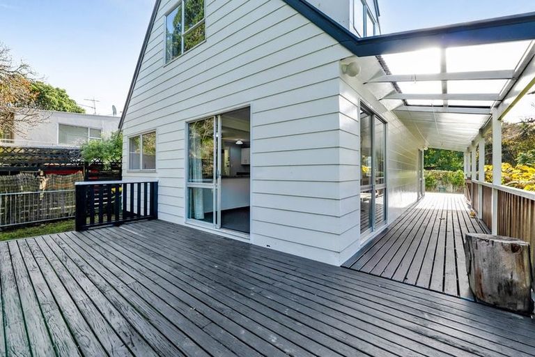 Photo of property in 8 Elizabeth Place, Ferndale, New Plymouth, 4310