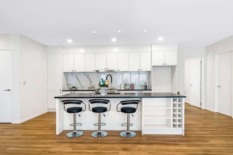 Photo of property in 43a Colombo Road, Waiuku, 2123