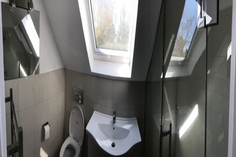 Photo of property in 6a Vincent Road, Northcote Point, Auckland, 0627