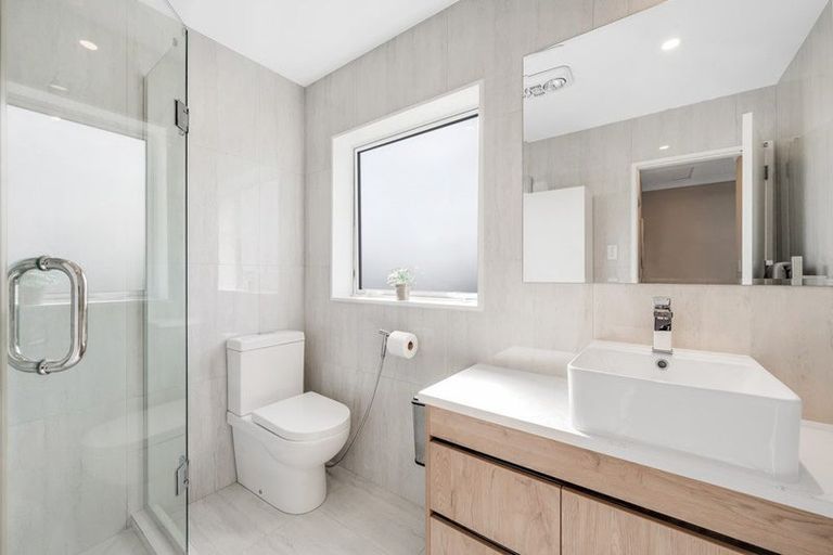 Photo of property in 37a Rollerson Street, Papakura, 2110