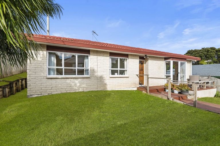 Photo of property in 2/8 Selwyn Crescent, Forrest Hill, Auckland, 0620