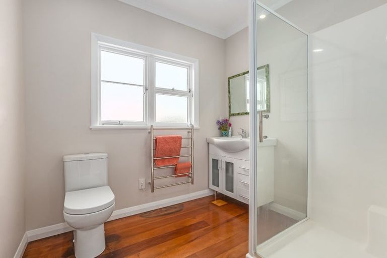 Photo of property in 31-33 Karu Crescent, Waikanae, 5036