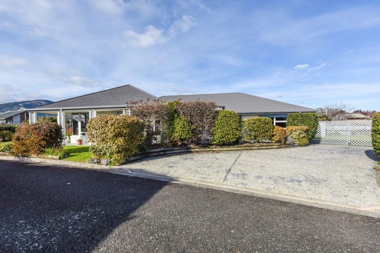 Photo of property in 19 Stead Crescent, Stoke, Nelson, 7011