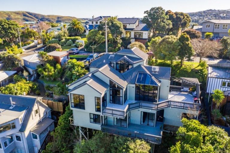 Photo of property in 28a Seaview Road, Paremata, Porirua, 5024