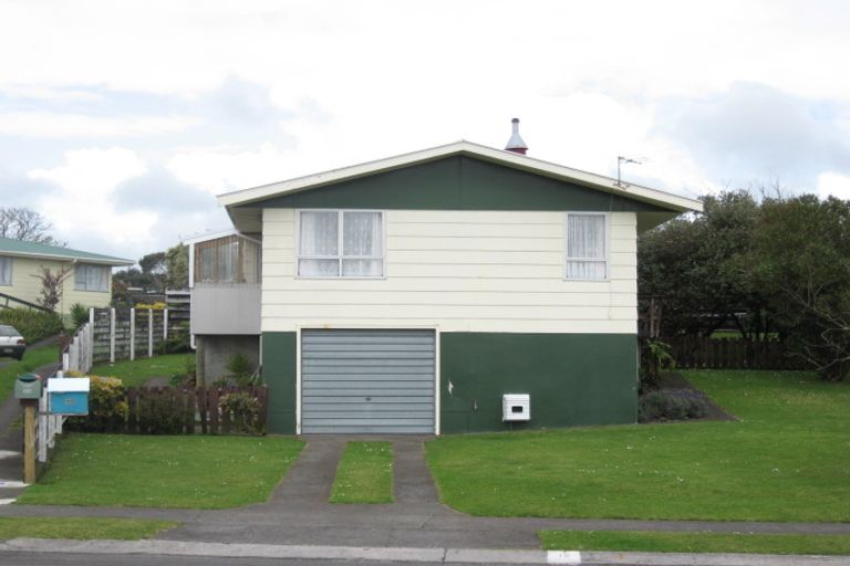 Photo of property in 12 Oleander Place, Bell Block, New Plymouth, 4312