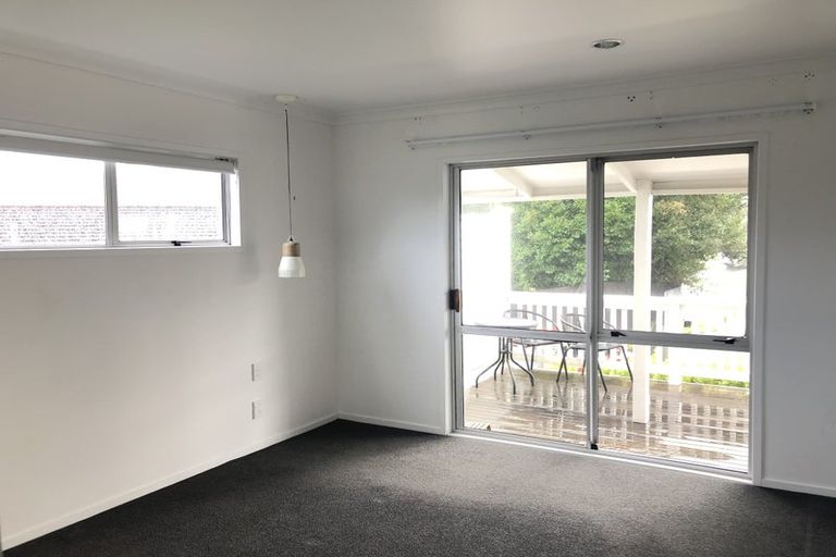Photo of property in 3 West Harbour Drive, West Harbour, Auckland, 0618
