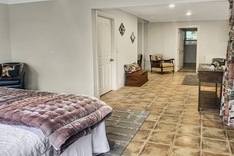 Photo of property in 186 Lake Terrace, Hilltop, Taupo, 3330