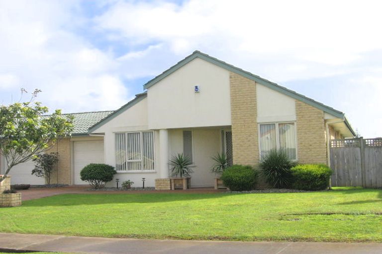 Photo of property in 11 Fernbrook Close, Burswood, Auckland, 2013