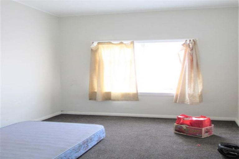 Photo of property in 124 Randwick Road, Moera, Lower Hutt, 5010
