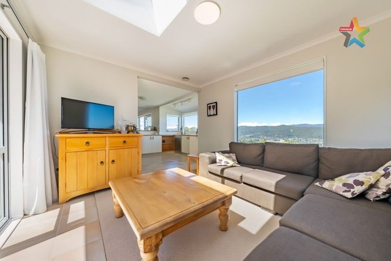 Photo of property in 121 Tirohanga Road, Tirohanga, Lower Hutt, 5010