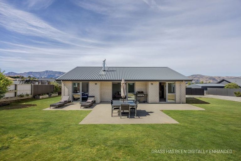 Photo of property in 8 Pennycook Place, Lake Hawea, Wanaka, 9382
