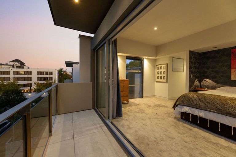 Photo of property in 19 Kilmore Street, Christchurch Central, Christchurch, 8013
