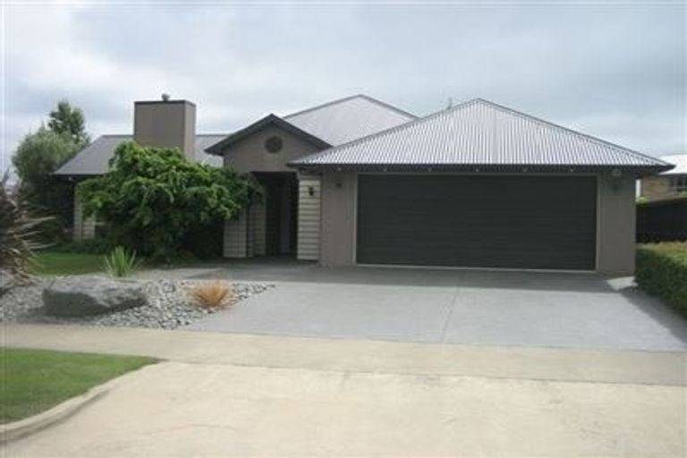 Photo of property in 17 Annaby Drive, Northwood, Christchurch, 8051