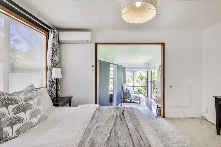 Photo of property in 37 York Road, Titirangi, Auckland, 0604