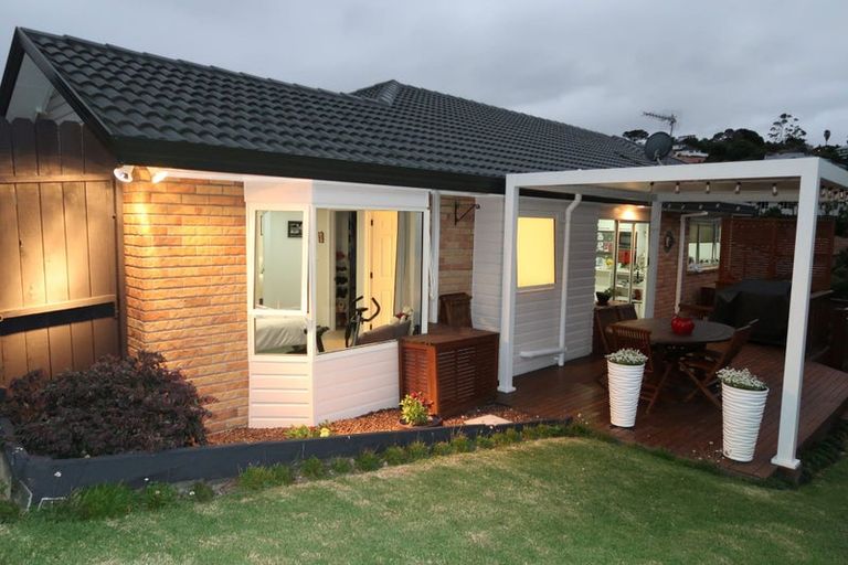Photo of property in 3 Grovenor Drive, Orewa, 0931