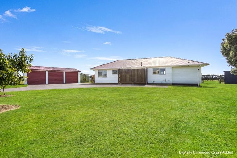 Photo of property in 957 Pukearuhe Road, Waiiti, Urenui, 4377