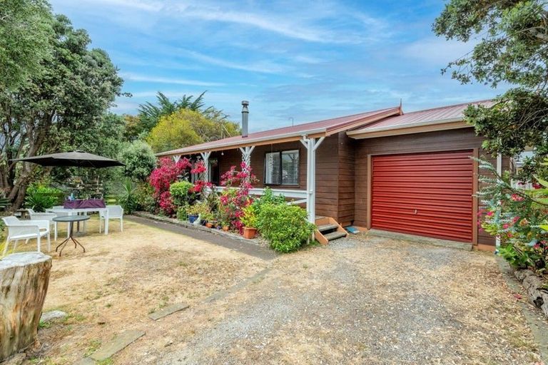 Photo of property in 30b Rangihiroa Street, Waikanae Beach, Waikanae, 5036