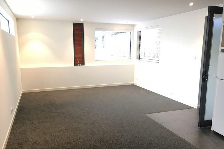 Photo of property in 160 Bleakhouse Road, Mellons Bay, Auckland, 2014