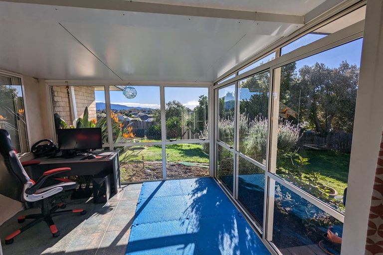 Photo of property in 10 Crown Hill, Paraparaumu, 5032