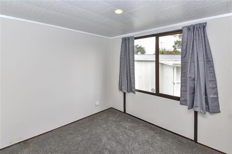 Photo of property in 36 Seaward Place, Wattle Downs, Auckland, 2103