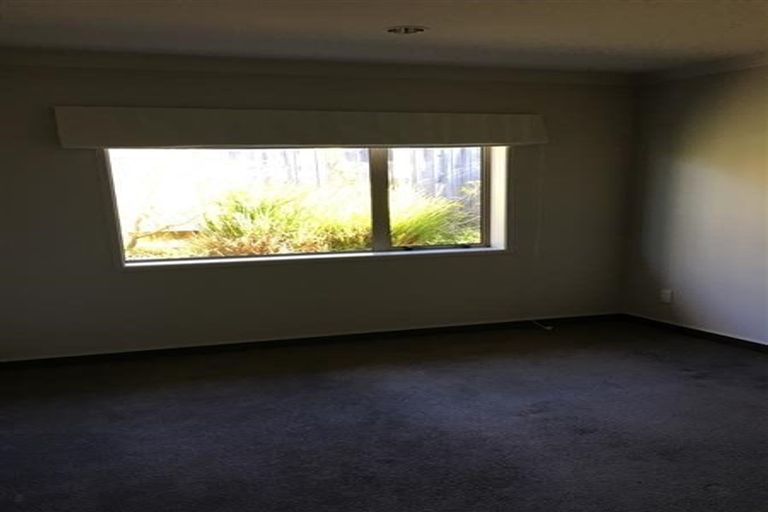 Photo of property in 39 Gandalf Crescent, Paraparaumu, 5032