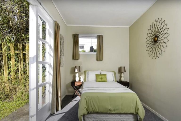 Photo of property in 2/117 Rangatira Road, Beach Haven, Auckland, 0626