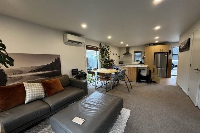 Photo of property in 6/4 Harry Ward Place, Henderson, Auckland, 0610